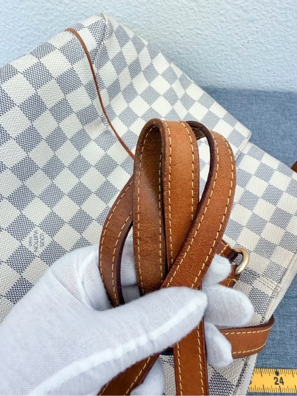 Authentic Louis Vuitton with Receipt Totally MM Damier Azur Tote Bag - Picture 6 of 12